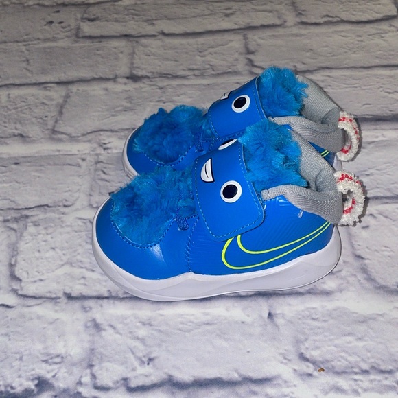 Nike Team Hustle D9 Lil TD 'Light Photo Blue'- Size 5 - Picture 4 of 7
